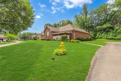 126-126 Crosswynds Dr, Beaver Falls, PA, 15010-1176 | Card Image