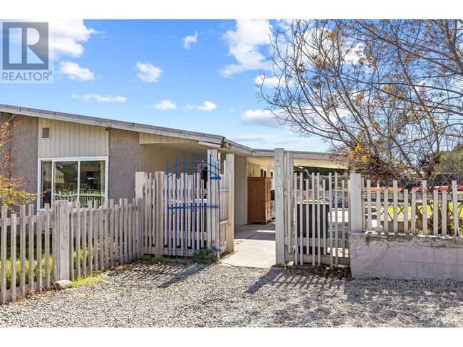 2431 Bering Rd, Home with 2 bedrooms, 1 bathrooms and 5 parking in West Kelowna BC | Image 40