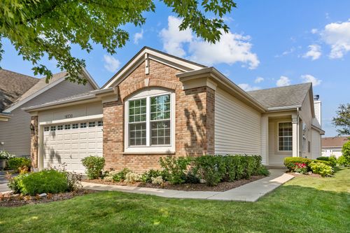 16530 Grandwood Lake Dr, Crest Hill, IL, 60403-0763 | Card Image