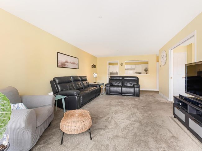 247 - 2451 Gladwin Road, Condo with 2 bedrooms, 2 bathrooms and 1 parking in Abbotsford BC | Image 3