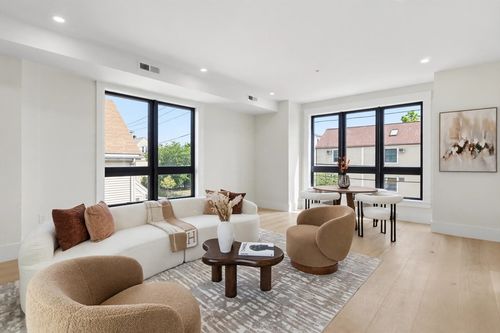 4-17 Holmes, Quincy, MA, 02171 | Card Image
