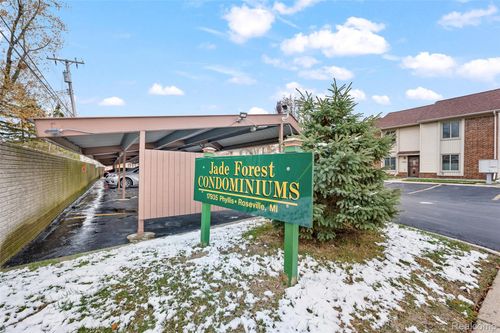 17915 Phyllis St, Roseville, MI, 48066-3800 | Card Image