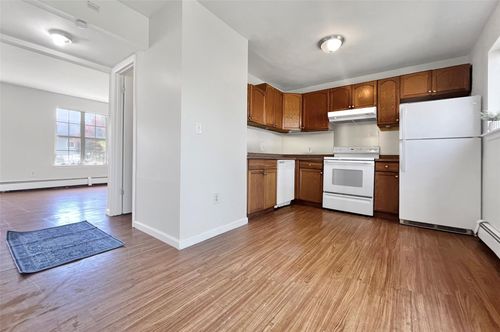 4 Red Barn Ln, Middletown, NY, 10940-2602 | Card Image