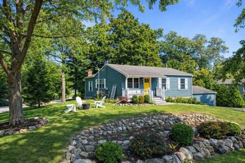 426 Sylvan Drive, Fontana, WI, 53125 | Card Image