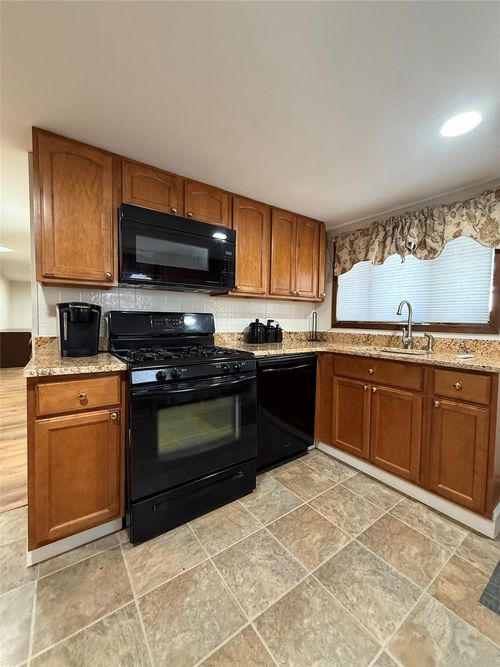 14 Violet Rd, Kings Park, NY, 11754-2335 | Card Image