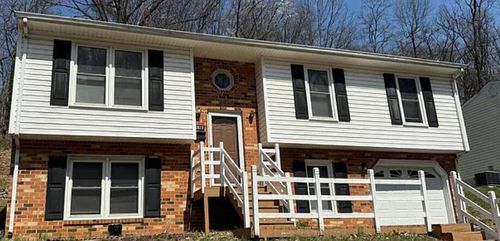 2823 Lansing Dr Sw, Roanoke, VA, 24015-3964 | Card Image