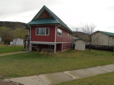 405 1 Ave, House detached with 5 bedrooms, 3 bathrooms and 4 parking in Drumheller AB | Image 3