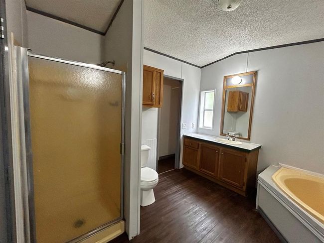 2523 Oyster Creek Bnd, House other with 3 bedrooms, 2 bathrooms and null parking in Oyster Creek TX | Image 7