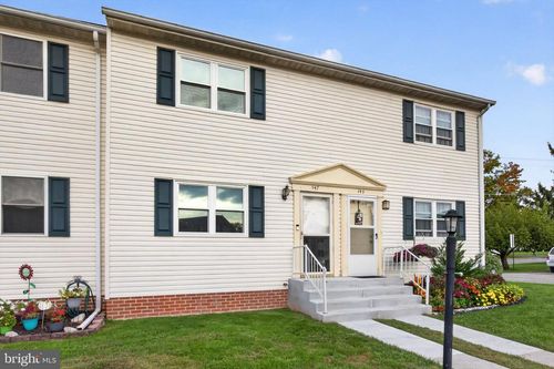 147-147 Center St, HANOVER, PA, 17331-2842 | Card Image