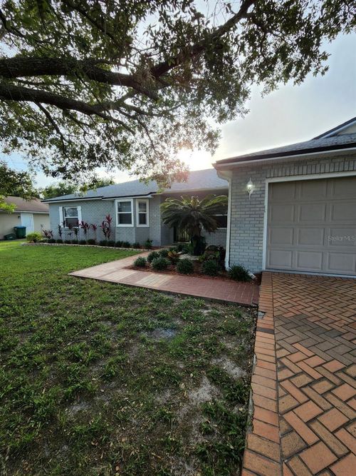 542 Blackstone Ave, DELTONA, FL, 32725-8460 | Card Image