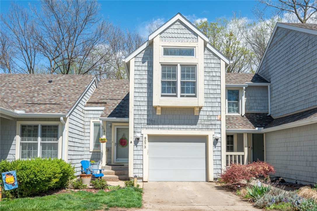 Cobblestone Rd, Urbandale, IA 50322