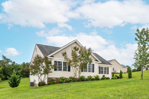 1572 Village Ct, Bedford, VA, 24523 | Card Image