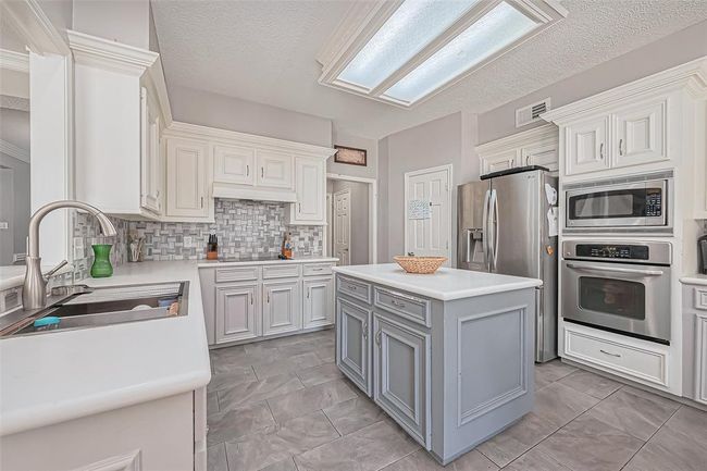 5803 Slashwood Ln, House other with 4 bedrooms, 4 bathrooms and 3 parking in Spring TX | Image 17