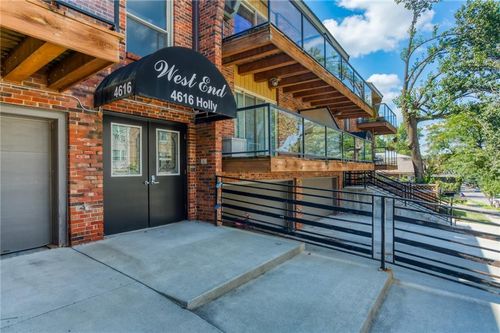 6-4616 Holly St, Kansas City, MO, 64112-1256 | Card Image