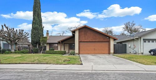 5071 Moss Creek Cir, Stockton, CA, 95219-8018 | Card Image