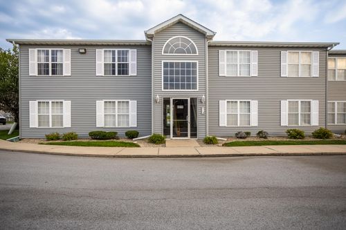 a-8211 Lincoln Cir, Merrillville, IN, 46410-6676 | Card Image