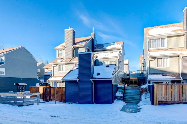 221 - 35 Glamis Green Sw, Home with 2 bedrooms, 1 bathrooms and 1 parking in Calgary AB | Image 1