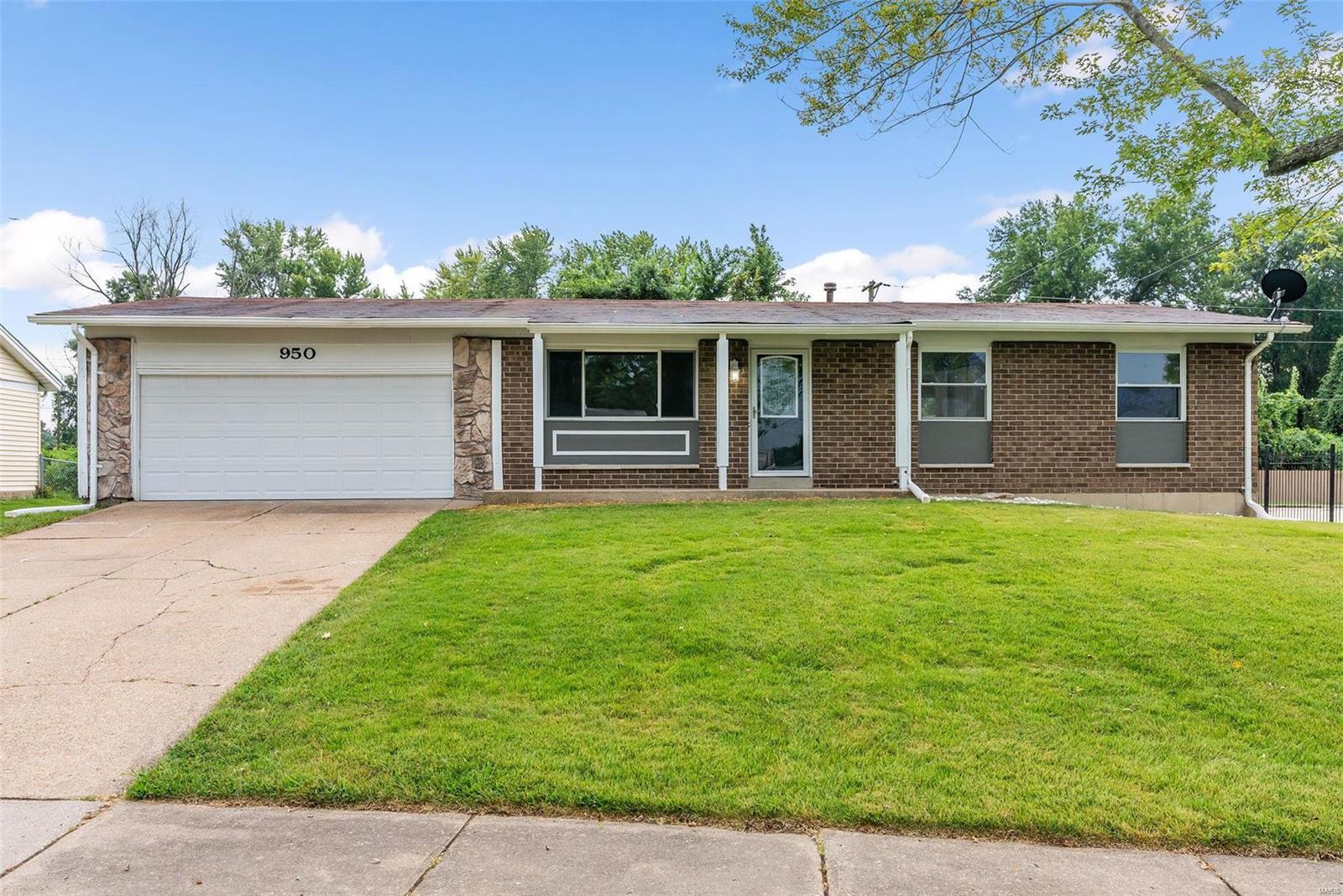 Laredo Ave, Saint Louis, MO 63138