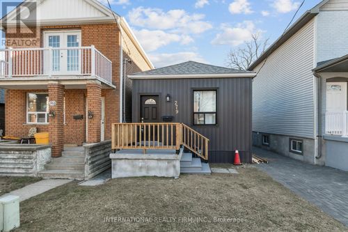 upper-279 Cedarvale Ave, East York, ON, M4C4K3 | Card Image
