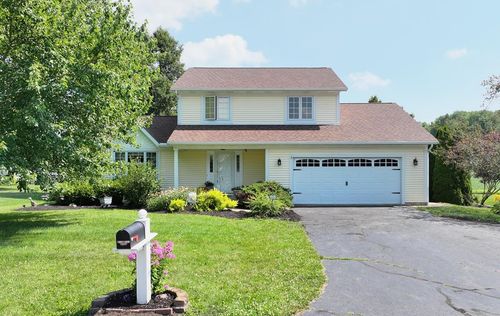 2 Delaware Dr, Fredericktown, OH, 43019-9026 | Card Image