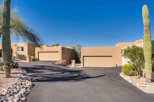 701 E Placita Leslie, Tucson, AZ, 85718-1958 | Card Image