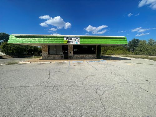 420 W Walker St, Breckenridge, TX, 76424-3450 | Card Image