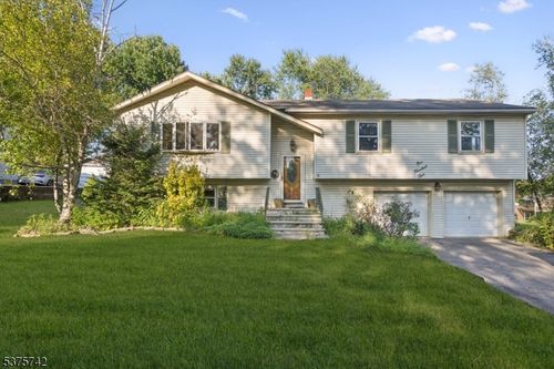 105 Canterbury Rd, Phillipsburg, NJ, 08865-2047 | Card Image