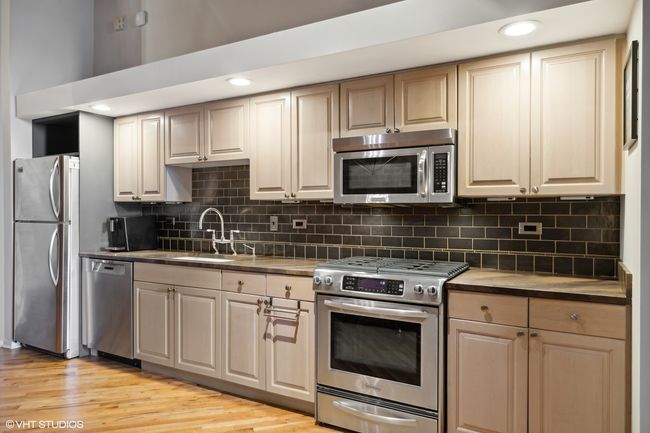 APT-517 - 616 W Fulton St, Condo with 2 bedrooms, 2 bathrooms and 1 parking in CHICAGO IL | Image 8