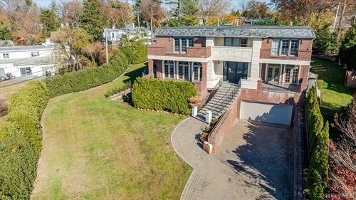 25 Edgewater Ln, Great Neck, NY, 11023-1806 | Card Image