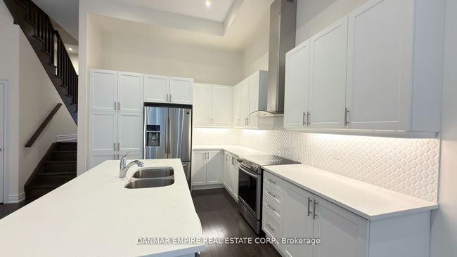 6 Hiawatha Crt, House attached with 3 bedrooms, 4 bathrooms and 1 parking in Vaughan ON | Image 7