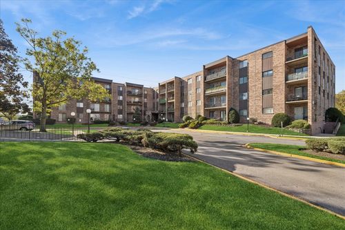 405-625 W Huntington Commons Road, Mount Prospect, IL, 60056 | Card Image