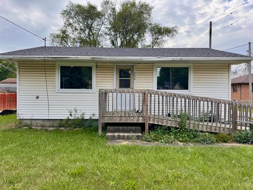 226 S Beech St, Forrest, IL, 61741-9617 | Card Image