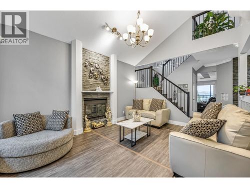 179 Warrick Street, Coquitlam, BC, V3K6C1 | Card Image