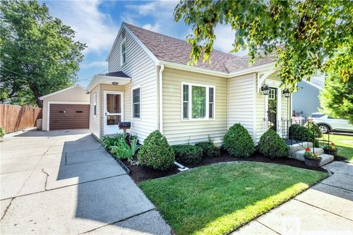 19 Darwin Dr, Depew, NY, 14043-1615 | Card Image