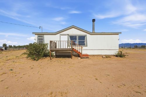 8 Lavanda Ln, Los Lunas, NM, 87031-7130 | Card Image