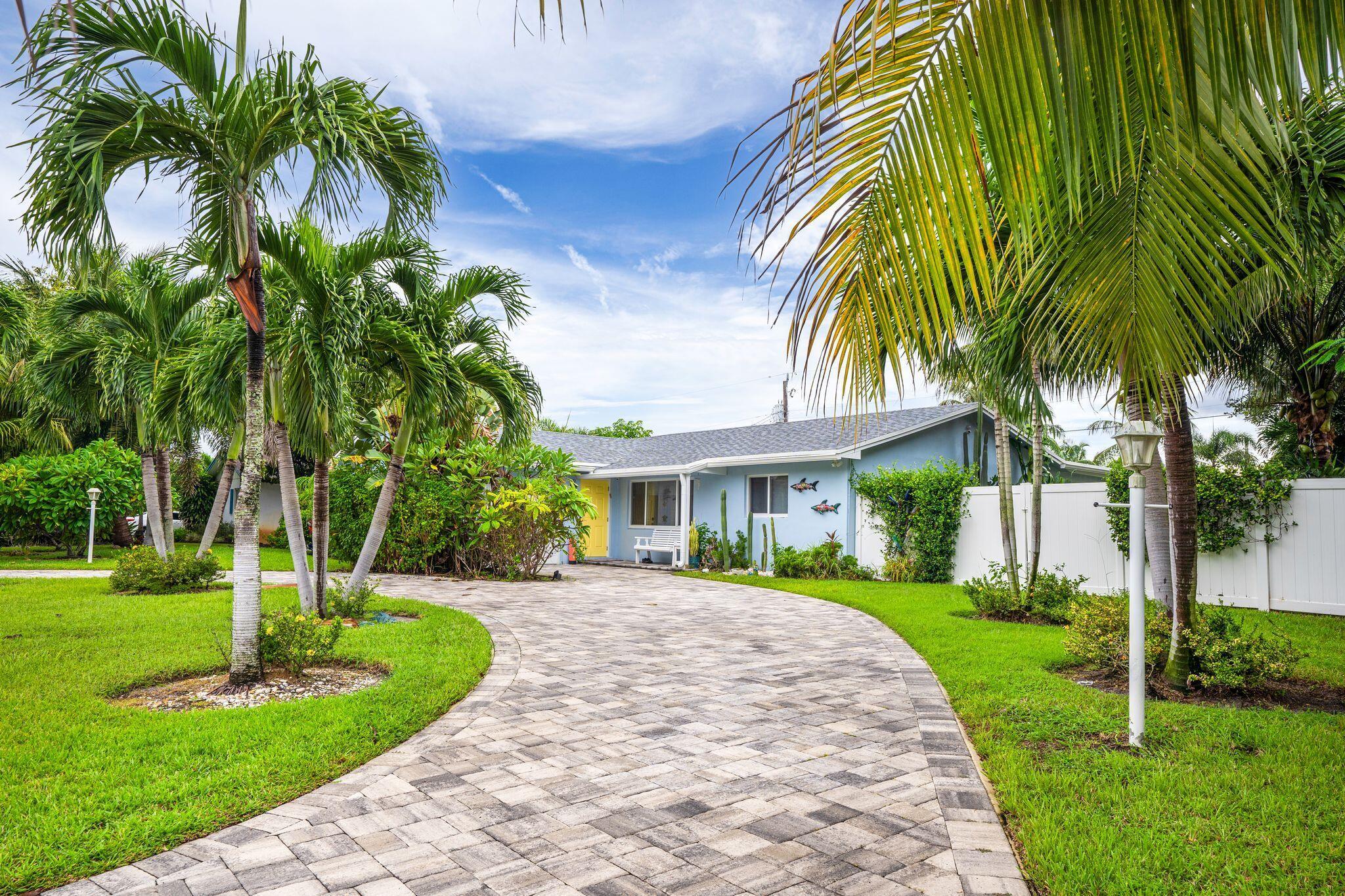 Coral Dr, Boynton Beach, FL 33426