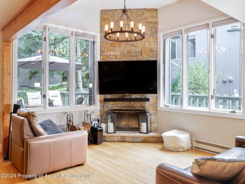 f-4-c-383 Meadow Ranch Dr, Snowmass Village, CO, 81615-6230 | Card Image