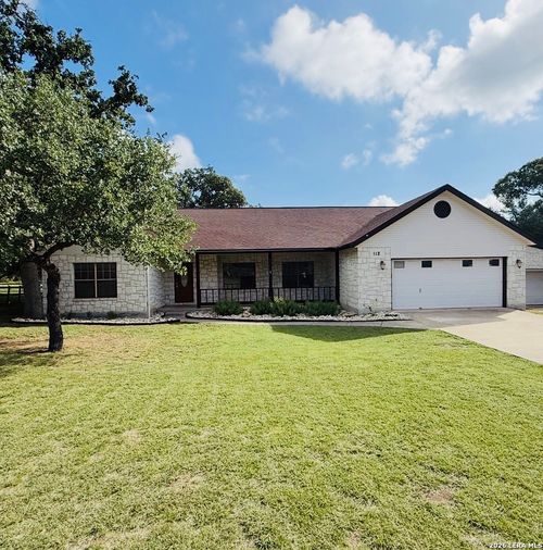 112 Ranger Dr, Boerne, TX, 78006-8916 | Card Image