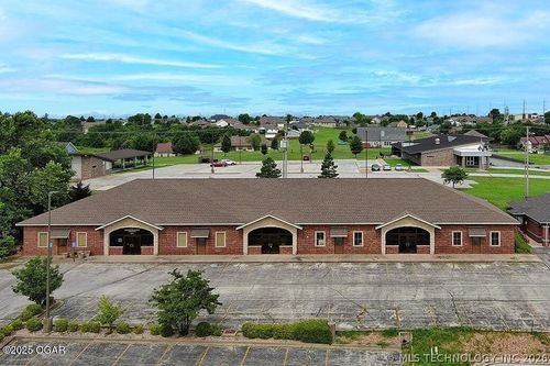 2702 Cunningham Ave, Joplin, MO, 64804-1592 | Card Image