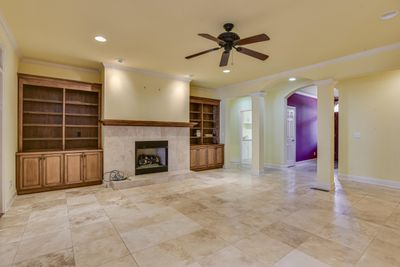 Family room looking to hallway | Image 2