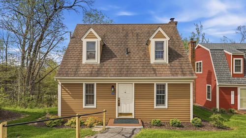19 Settler Ln, GALENA, IL, 61036-8703 | Card Image