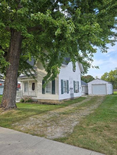 358 Wyoming Street, House other with 3 bedrooms, 2 bathrooms and 1 parking in Paw Paw IL | Image 3