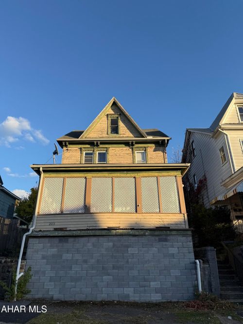 2013 4th Ave, Altoona, PA, 16602-3543 | Card Image