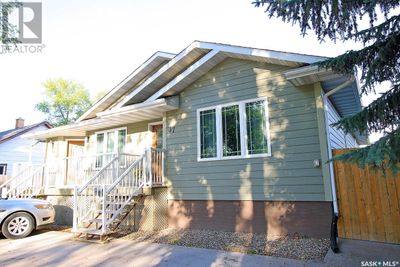 37 Laurier Ave, Home with 3 bedrooms, 3 bathrooms and null parking in Yorkton SK | Image 2