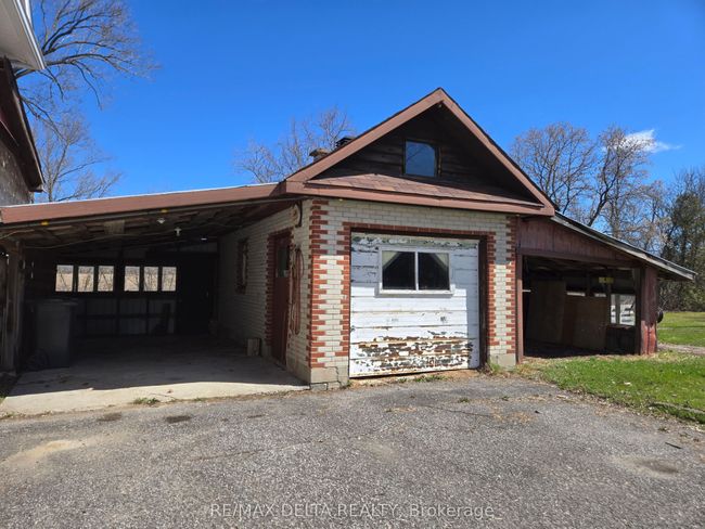1015 Labrosse St, House other with 5 bedrooms, 2 bathrooms and 8 parking in Saint Eugene ON | Image 32