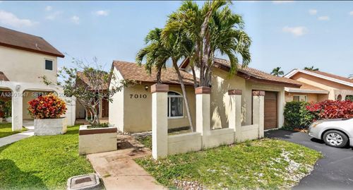 7010 Sw 103rd Pl, Miami, FL, 33173-1324 | Card Image