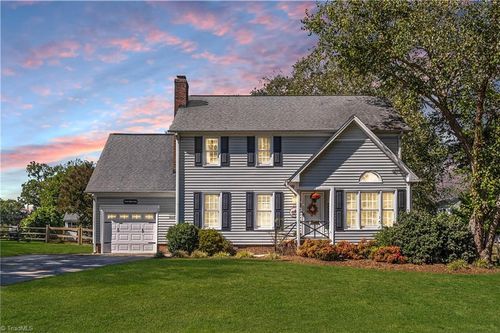 3819 Oak Forest Dr, High Point, NC, 27265-9134 | Card Image
