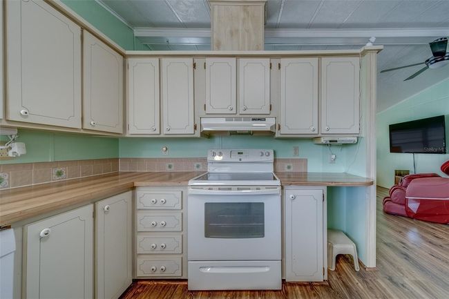 148 Gull Aire Blvd, House other with 2 bedrooms, 2 bathrooms and null parking in OLDSMAR FL | Image 17