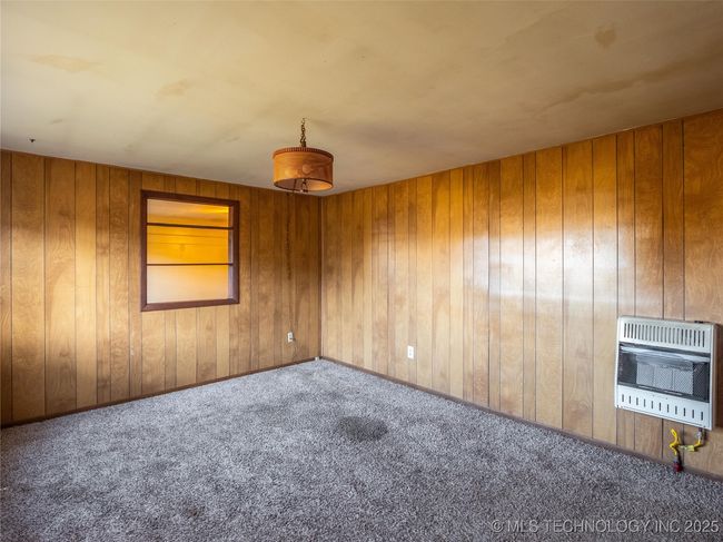 805 2 Nd St, House other with 3 bedrooms, 2 bathrooms and null parking in Quinton OK | Image 5