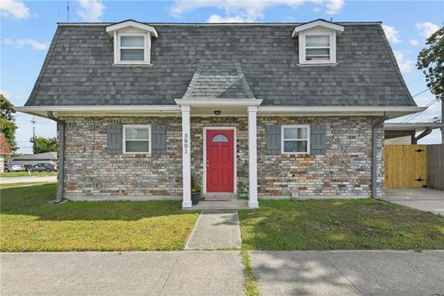 3801 Laplace St, Chalmette, LA, 70043-1318 | Card Image